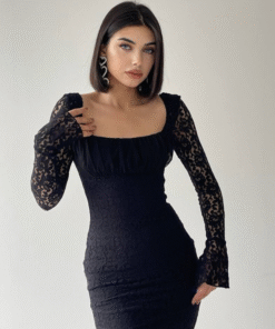 فستان أسود مصنوع من الدانتيل بتصميم يجمع بين الكلاسيكية والحداثة