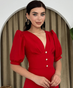 فستان أحمر بطول متوسط وتصميم كلاسيكي