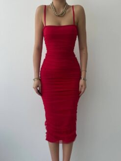Alternative view of فستان أحمر بتصميم بسيط ومميز