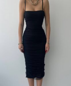 Alternative view of فستان أسود بتصميم بسيط ومميز