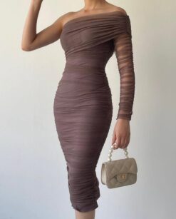 Alternative view of فستان أنيق بكتف واحد بني