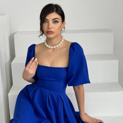 فستان ملكي أزرق بقصة كلوش وأكمام منفوشة💙