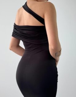 Alternative view of فستان بكتف مائل وتصميم ملكي أسود