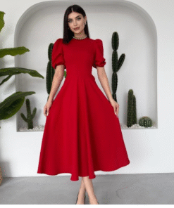 فستان ملكي أحمر بقصة كلوش وأكمام منفوشة❤️