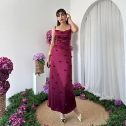 فستان "دورا" بتفاصيل الزهور