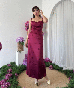 فستان "دورا" بتفاصيل الزهور