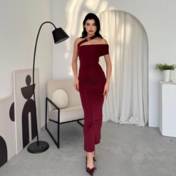 فستان خمري بكتف متقاطع