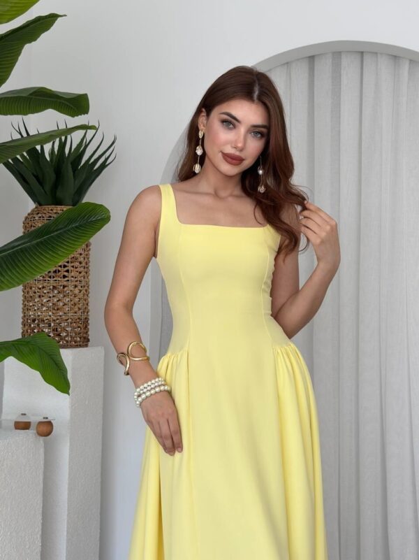 فستان هيلدي المطوي بلون الشمس💛