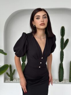 Alternative view of فستان أسود بطول متوسط وتصميم كلاسيكي