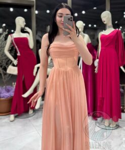 Alternative view of فستان وردي بودري لامع على طراز إلسا Frozen