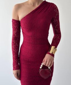 Alternative view of فستان دانتيل خمري بكتف واحد