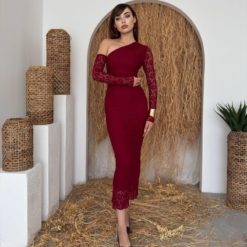 فستان دانتيل خمري بكتف واحد