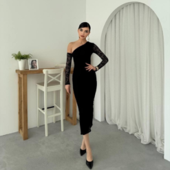 فستان دانتيل أسود بكتف واحد