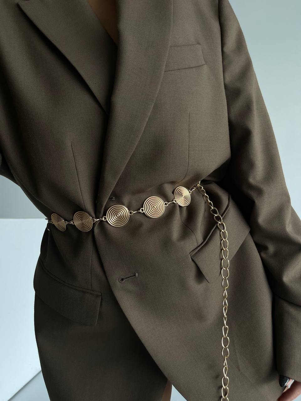 حزام دوائر لولبية ذهبي