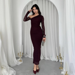 فستان دانتيل عنابي ملكي بكتف واحد