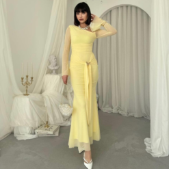 فستان Vesso أصفر بتفصيل البروش