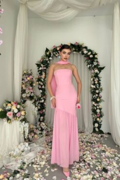 Alternative view of فستان أنثوي بيبي بينك بتفصيلة شال ناعمة