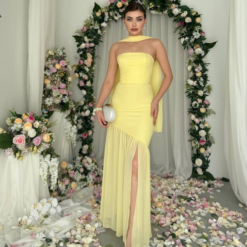 فستان أنثوي بيبي يلو بتفصيلة شال ناعمة