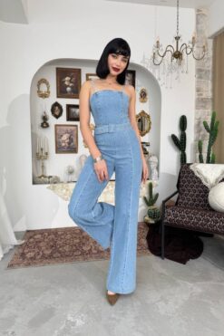 Alternative view of جمبسوت جينز بحزام وقصة واسعة